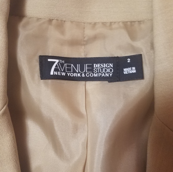 Tan jacket - Picture 2 of 3